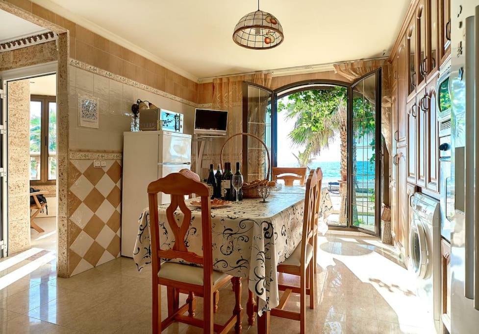 Casa De Sueno En La Playa Vila Adra Exterior foto